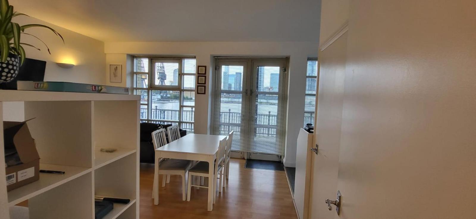 1 Bed, G-floor Close To O2, Excel And Airport Appartamento *