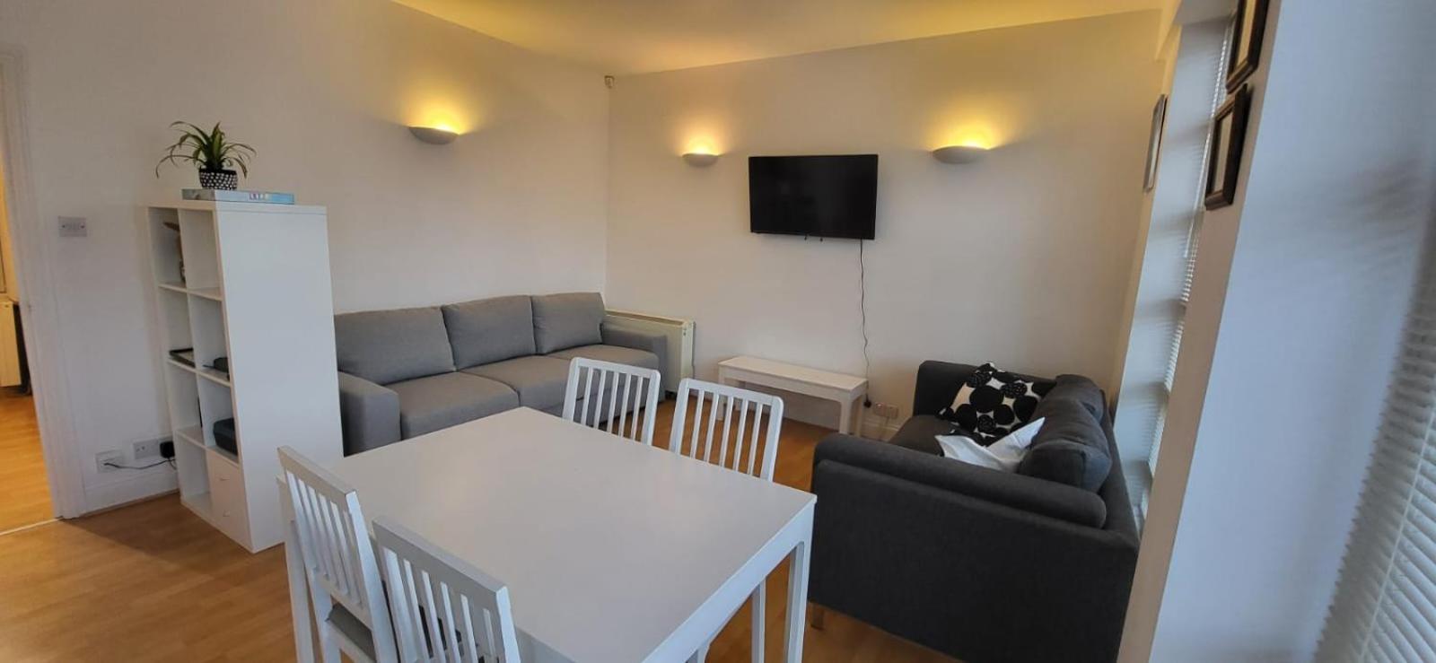 1 Bed, G-floor Close To O2, Excel And Airport * Londra
