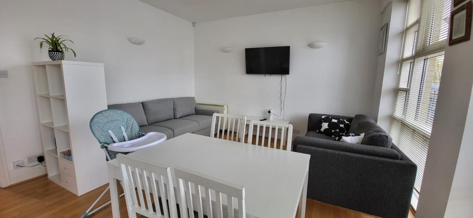1 Bed, G-floor Close To O2, Excel And Airport * Londra
