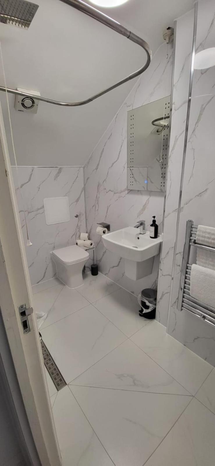 1 Bed, G-floor Close To O2, Excel And Airport * Londra