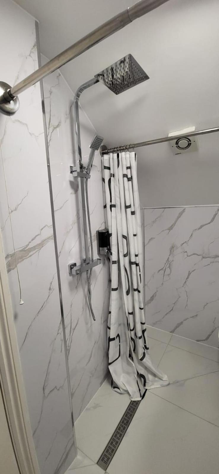 Appartamento 1 Bed, G-floor Close To O2, Excel And Airport *