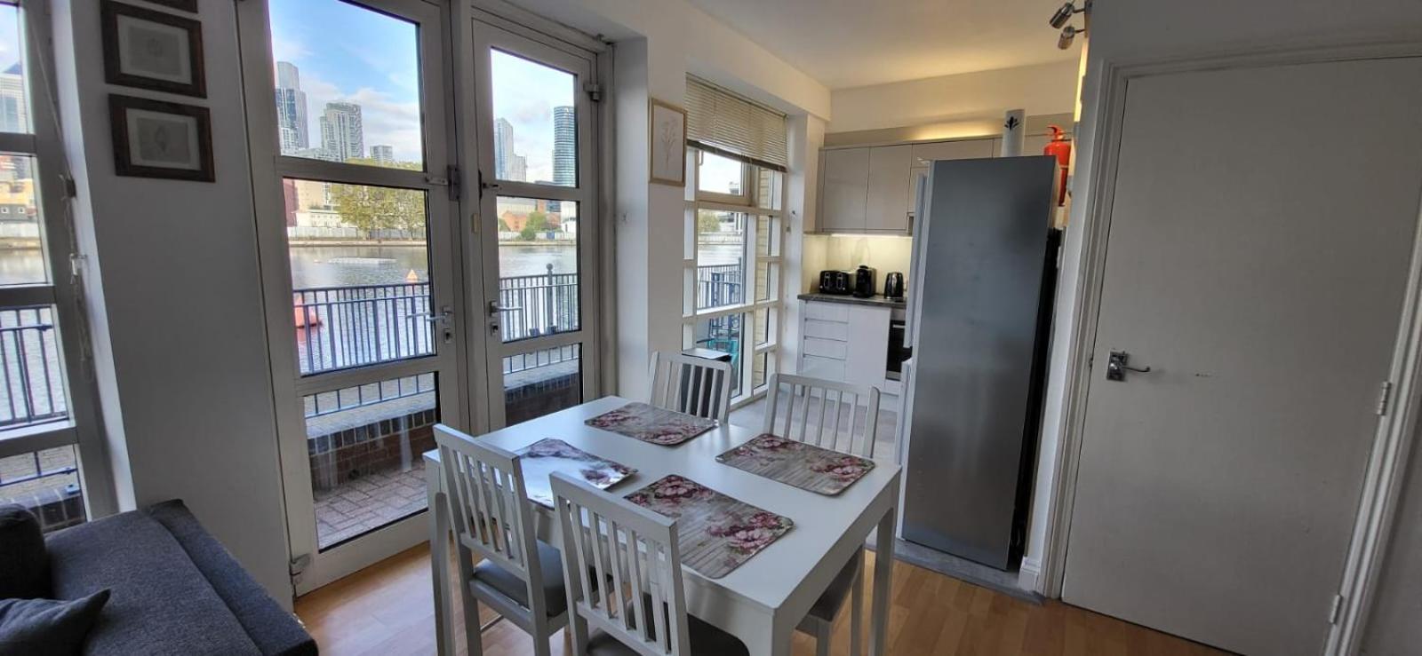 1 Bed, G-floor Close To O2, Excel And Airport Londra